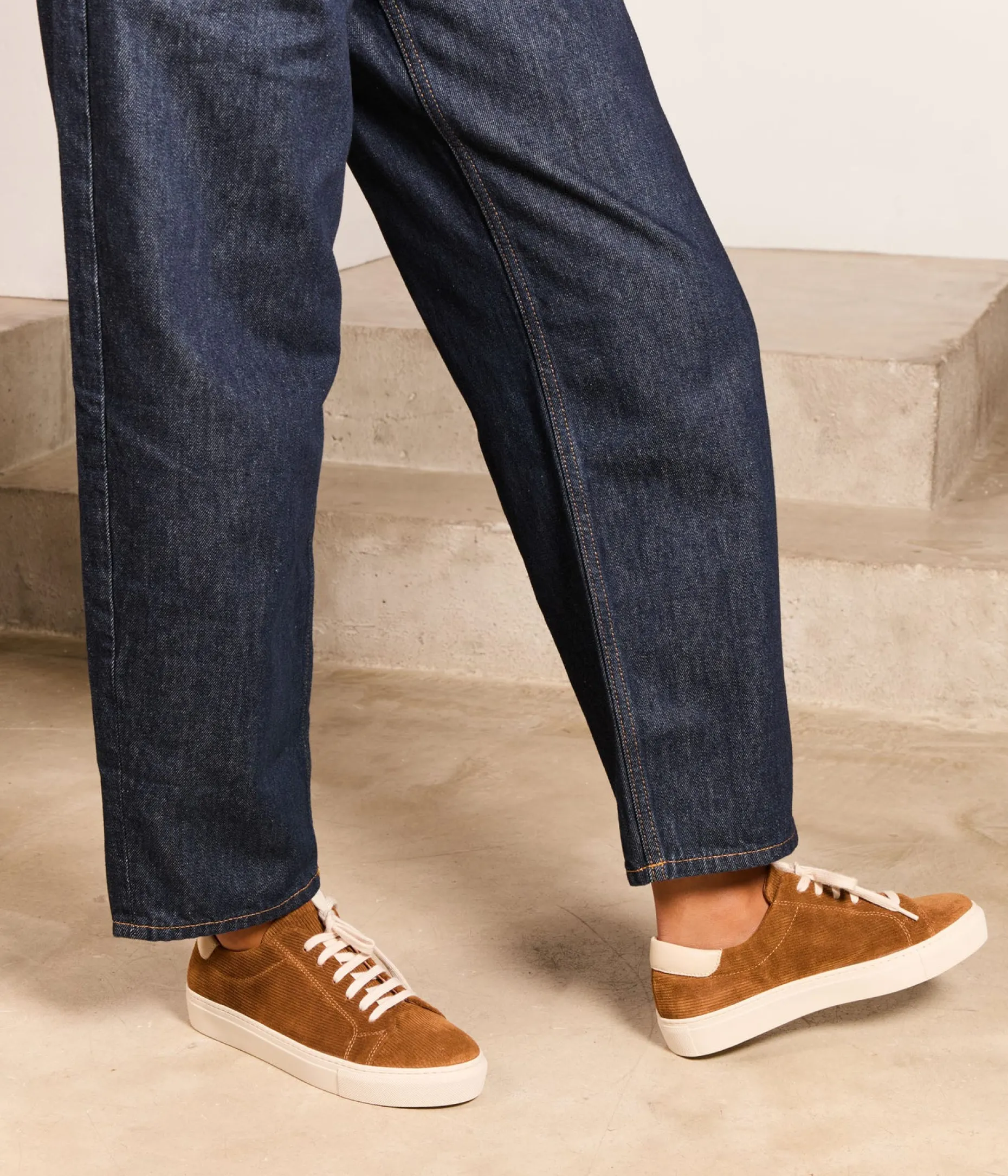 Shop Mellow Yellow Baskets velours cognac Suzette