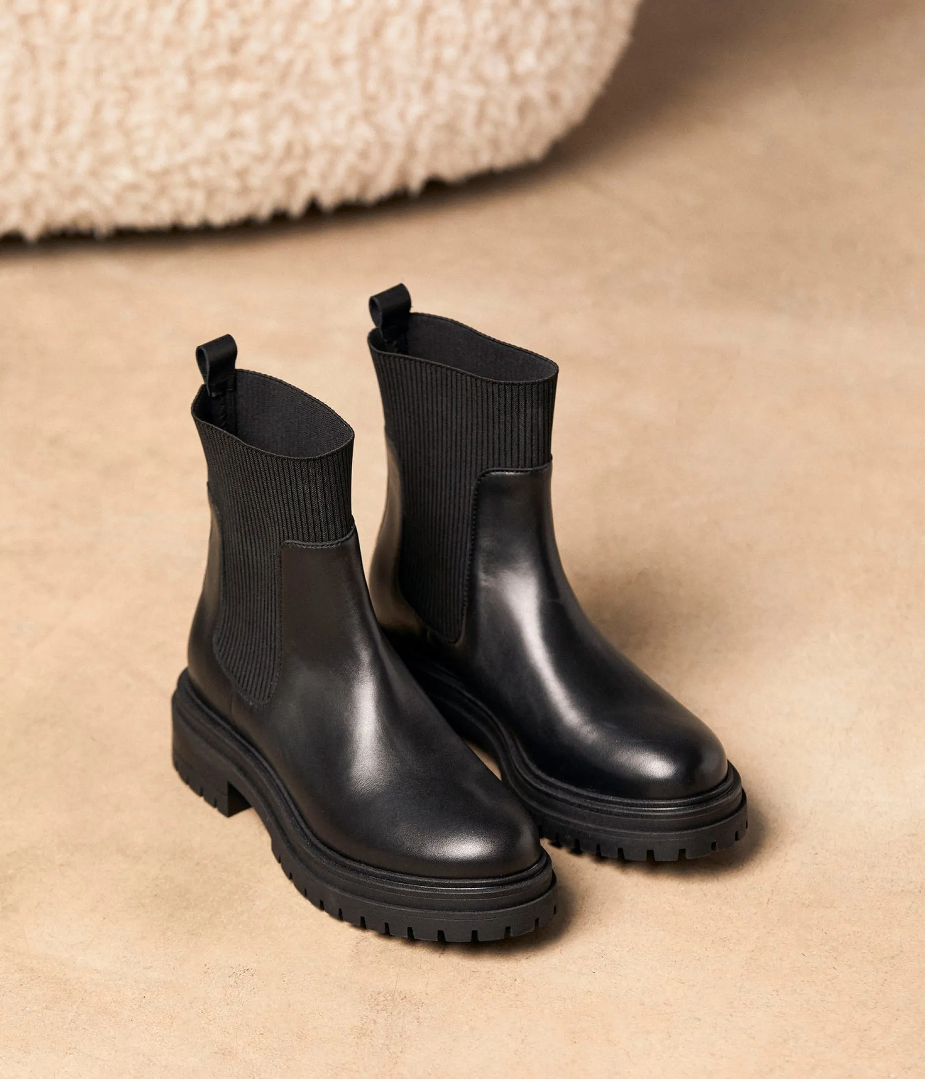 Shop Mellow Yellow Boots chaussettes noires Anika