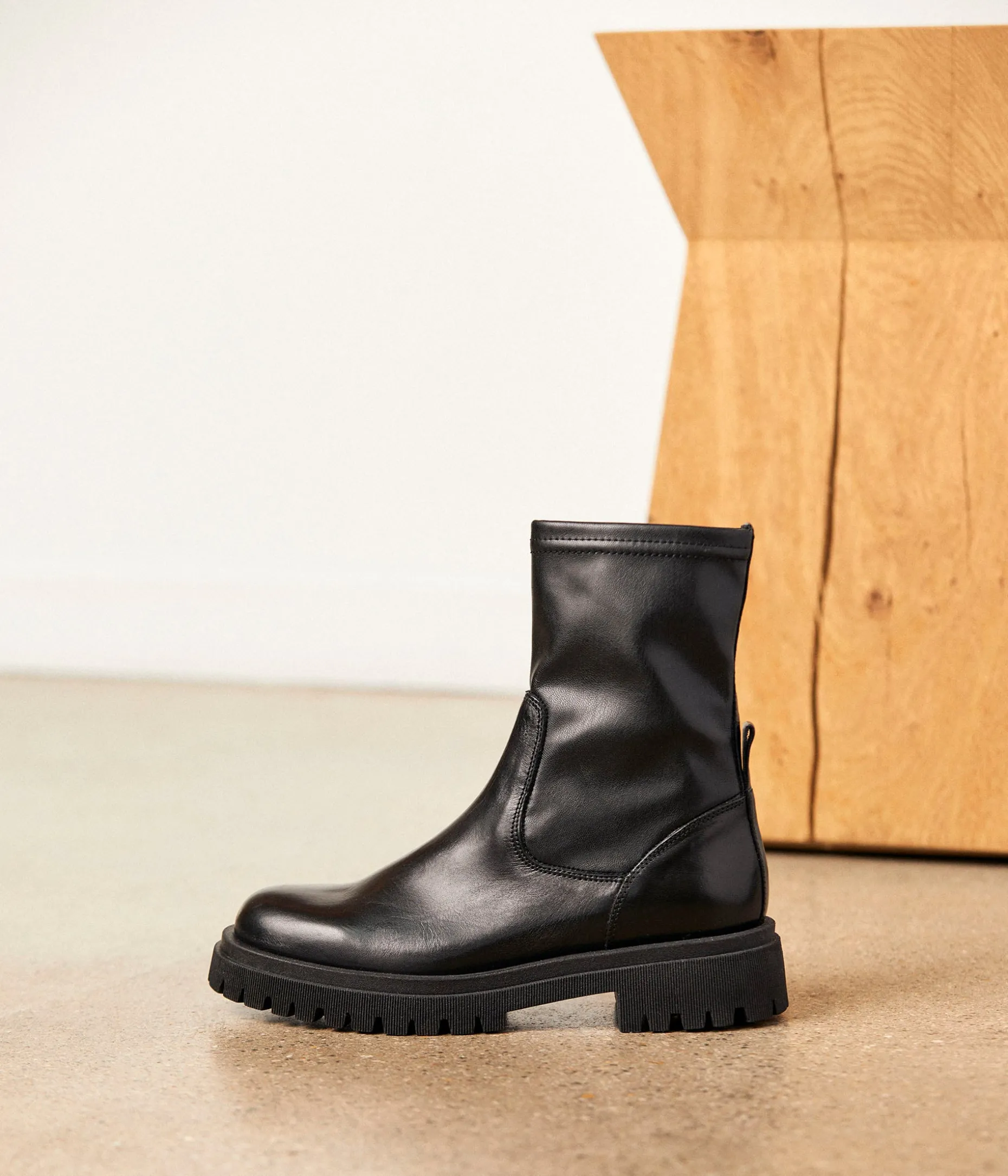 boots_crantes_rhane_3.webp Cheap Mellow Yellow Boots crantées Rhéane NOIR