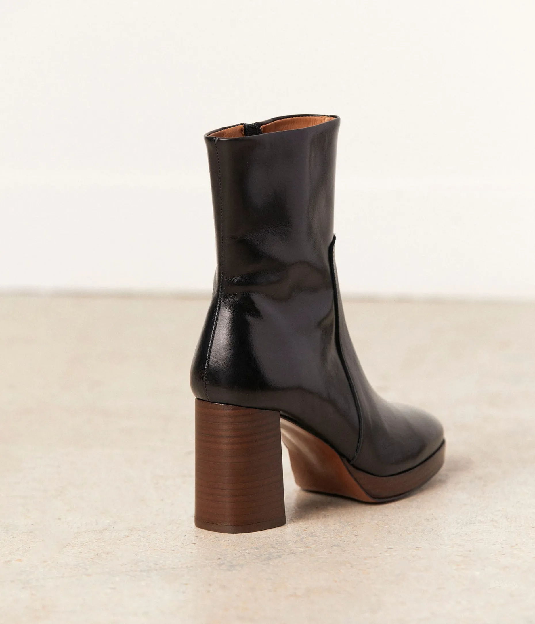 boots_noires_cuir_lontine_5.webp Cheap Mellow Yellow Boots es cuir Léontine NOIR