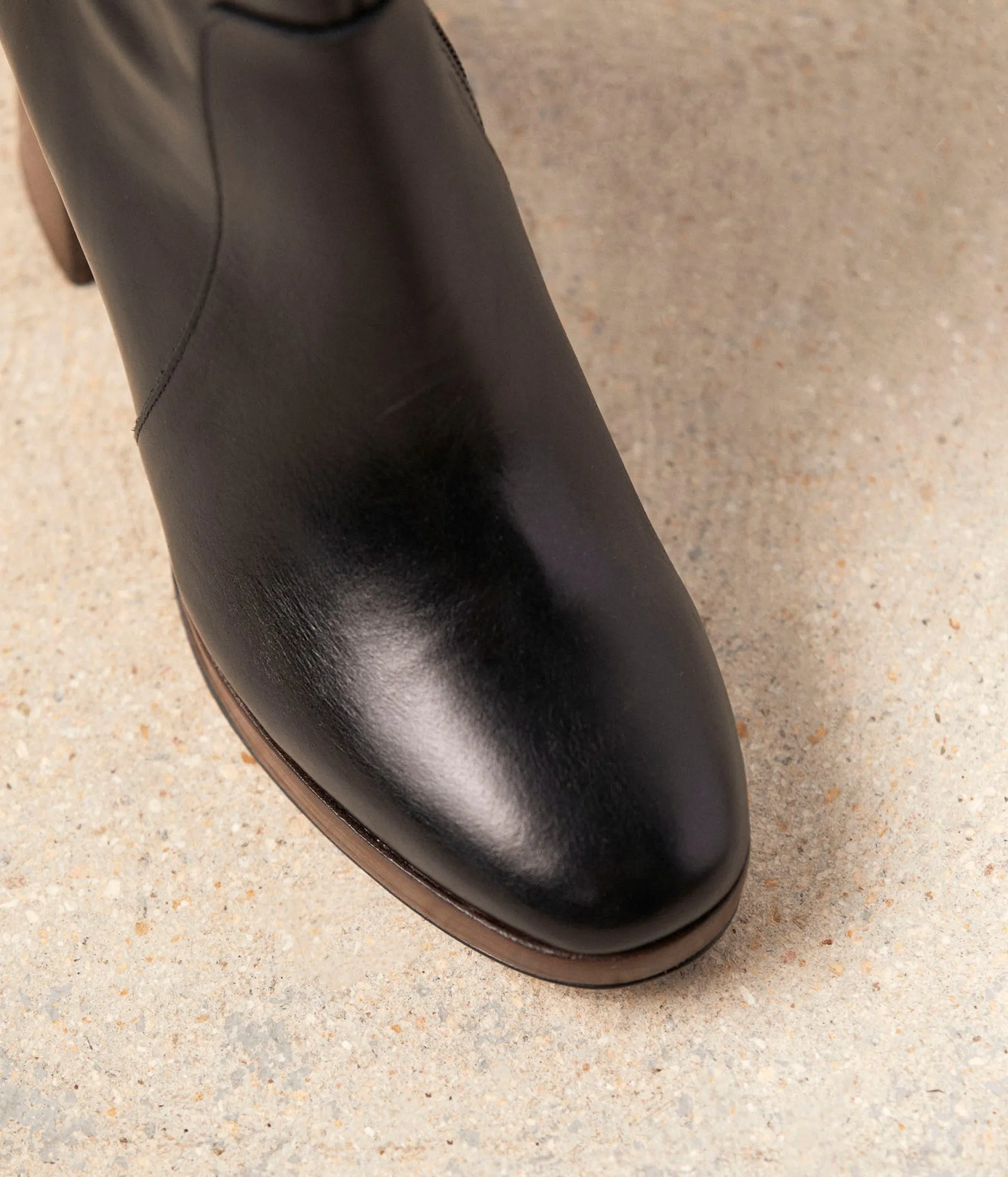 boots_noires_cuir_lontine_8.webp Cheap Mellow Yellow Boots es cuir Léontine NOIR