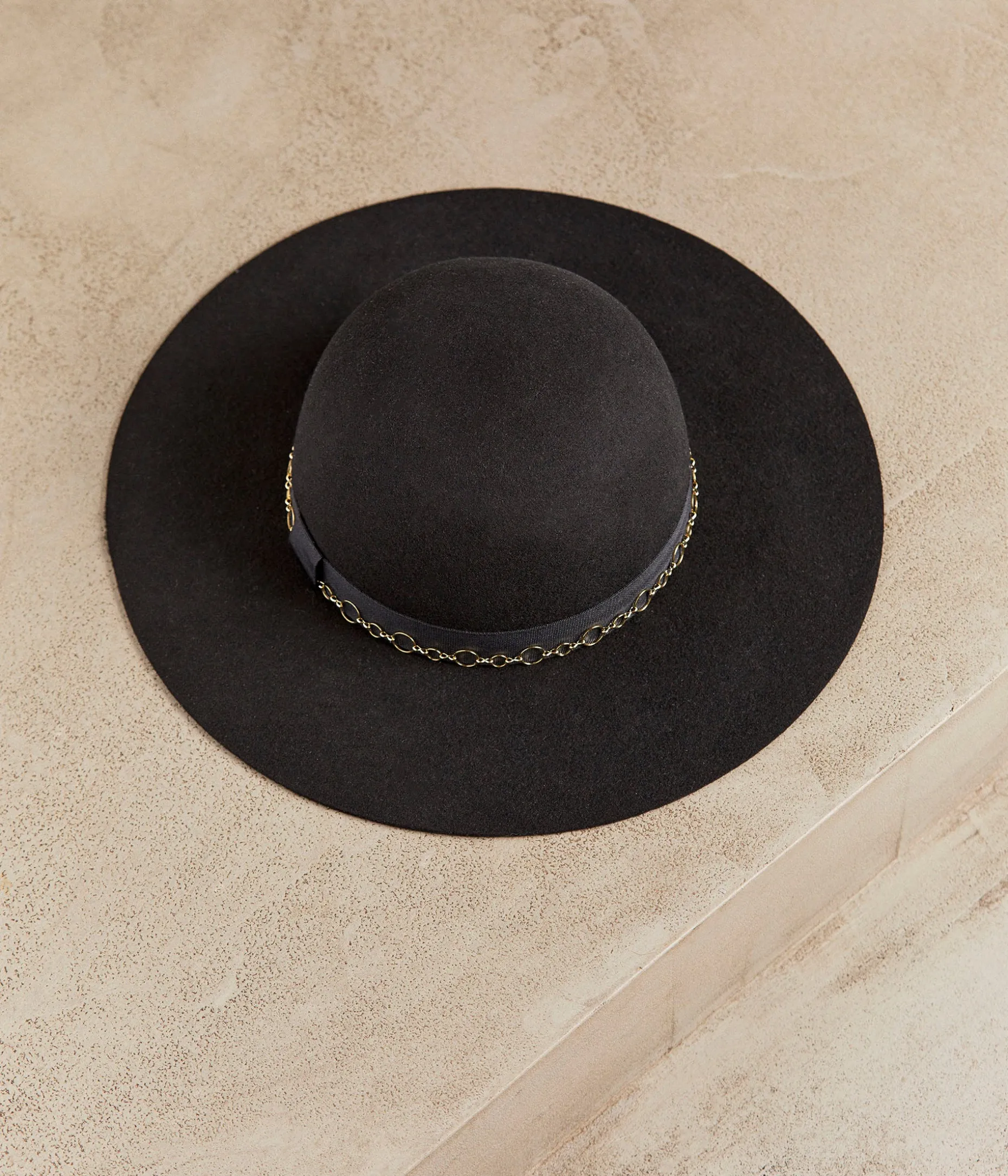 capeline_noire_illusion_3.webp Cheap Mellow Yellow Capeline noire Illusion