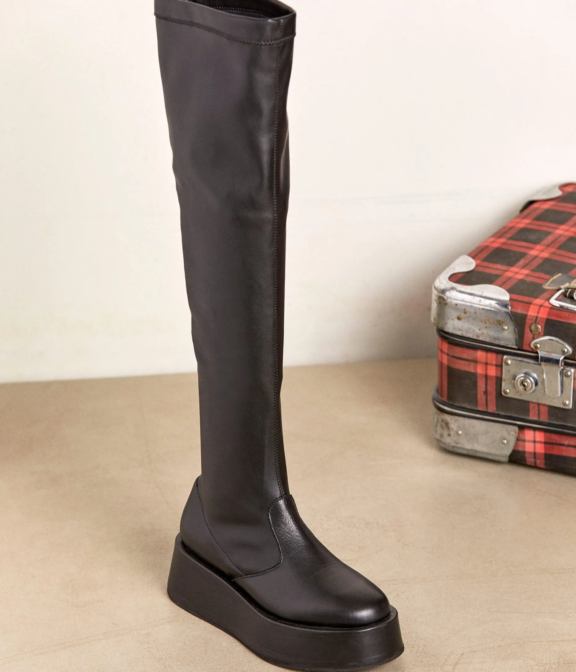 cuissardes_compenses_stanislas_5.webp Fashion Mellow Yellow Cuissardes compensées Stanislas NOIR