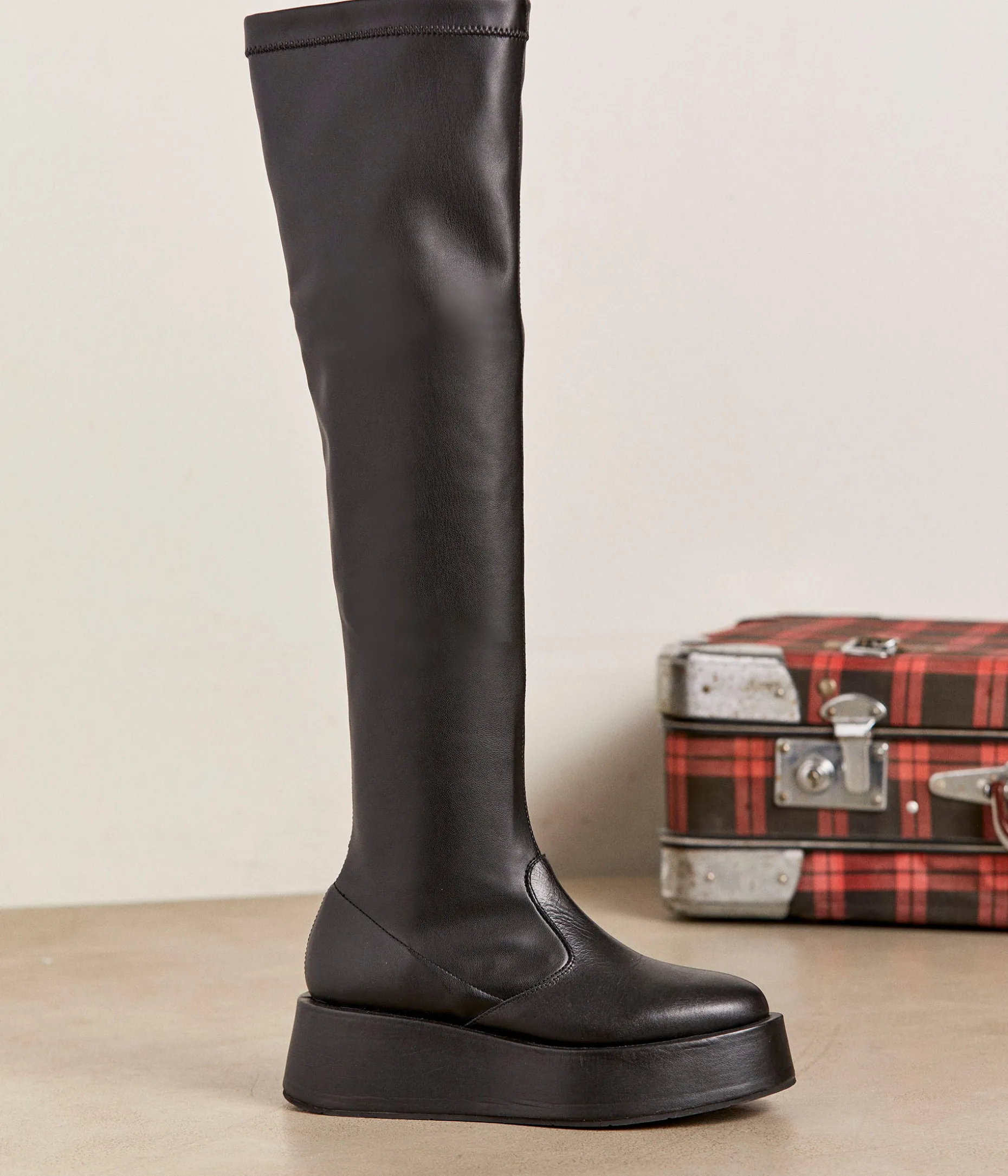 cuissardes_compenses_stanislas_9.webp Fashion Mellow Yellow Cuissardes compensées Stanislas NOIR