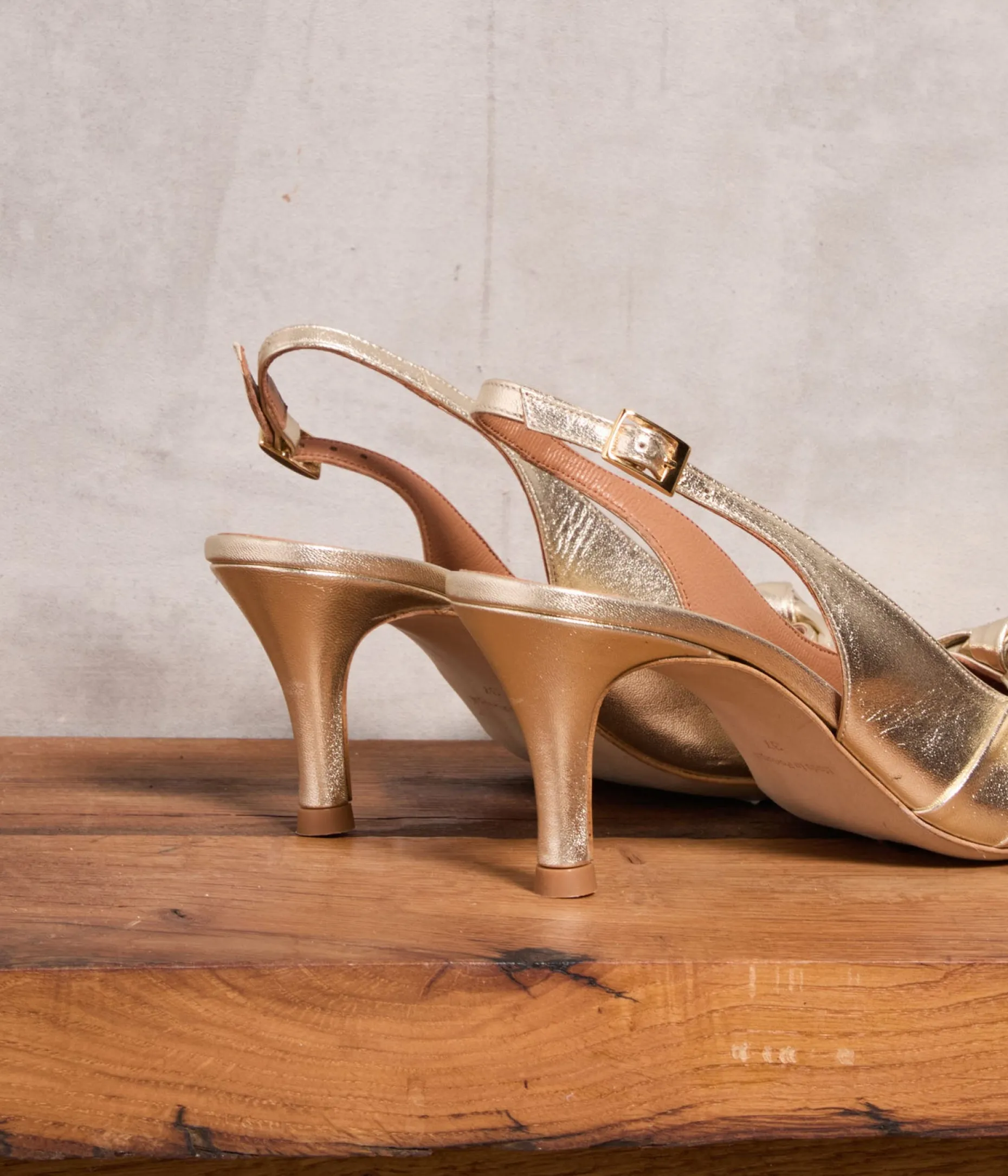 escarpins_slingbacks_dors_yuna_5.webp Best Mellow Yellow Escarpins slingbacks dés Yuna OR