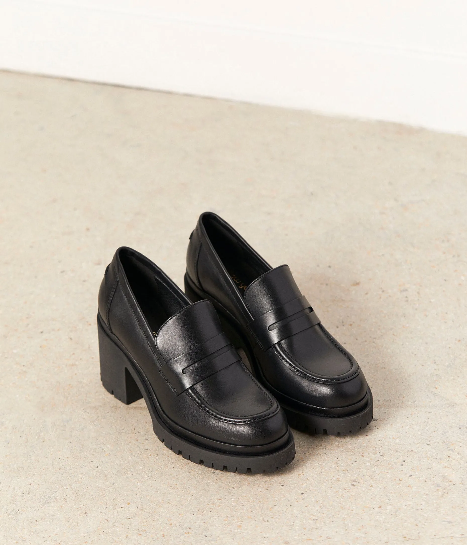 Outlet Mellow Yellow Mocassins à talon Hermione NOIR