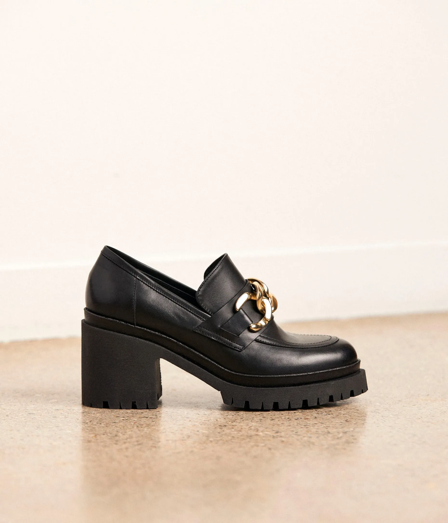 Fashion Mellow Yellow Mocassins noirs bijou Annah