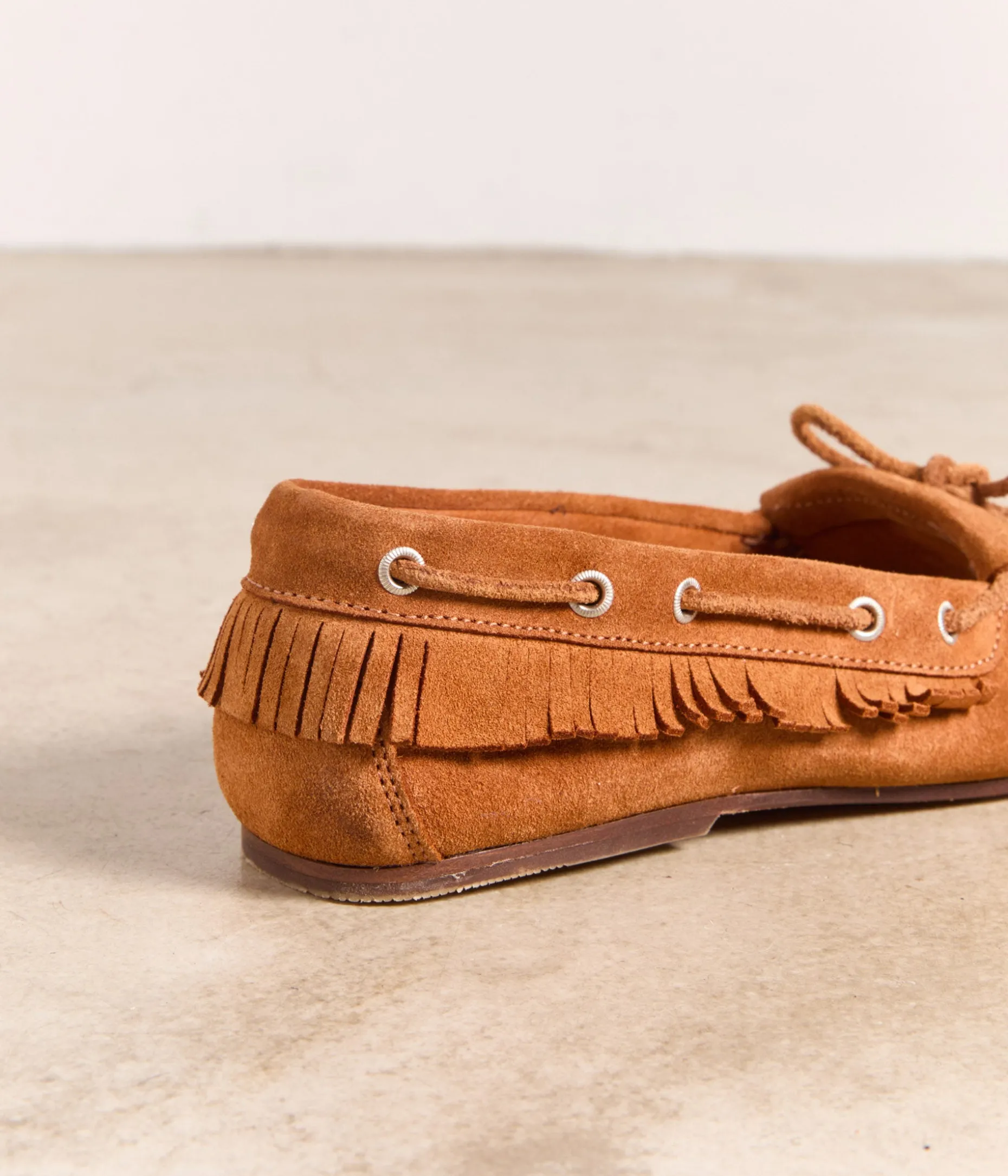 mocassins_velours_marron_plume_6.webp Hot Mellow Yellow Mocassins velours marron Plume COGNAC