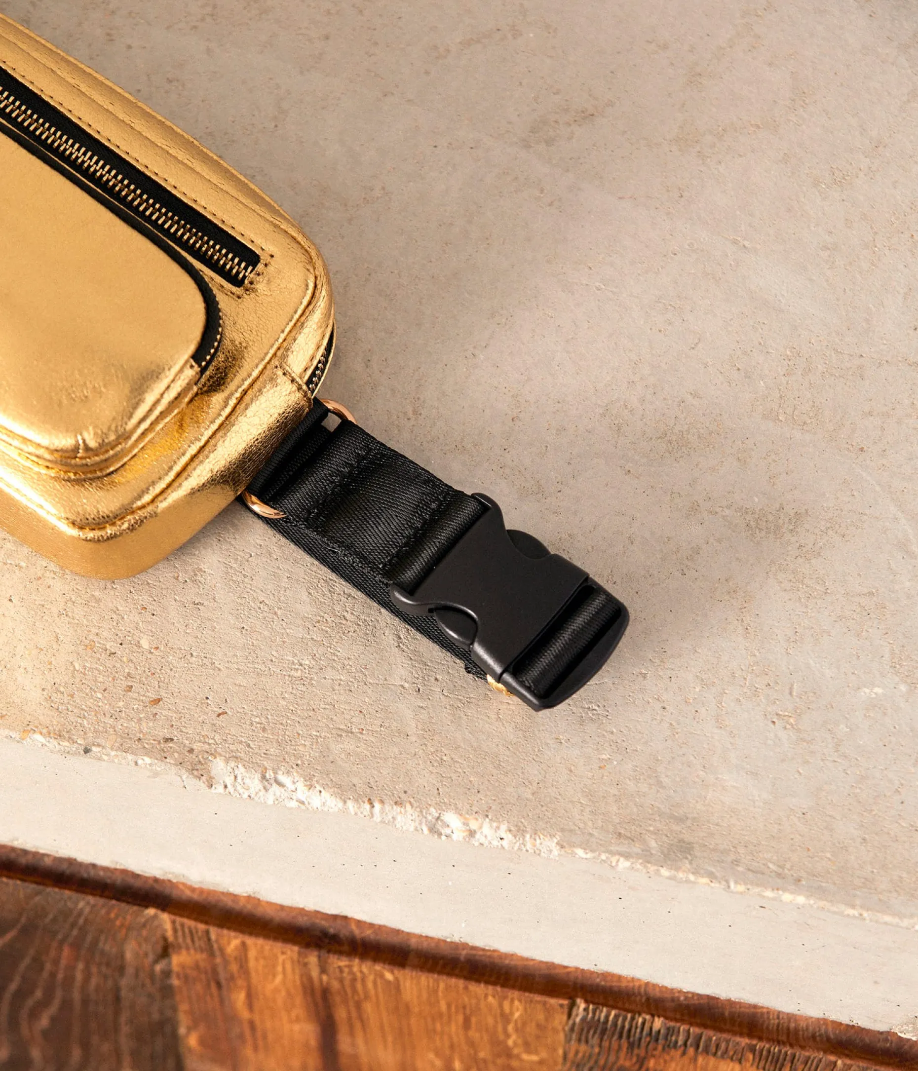 sac_banane_dor_cassy_11.webp Cheap Mellow Yellow Sac banane doré Cassy