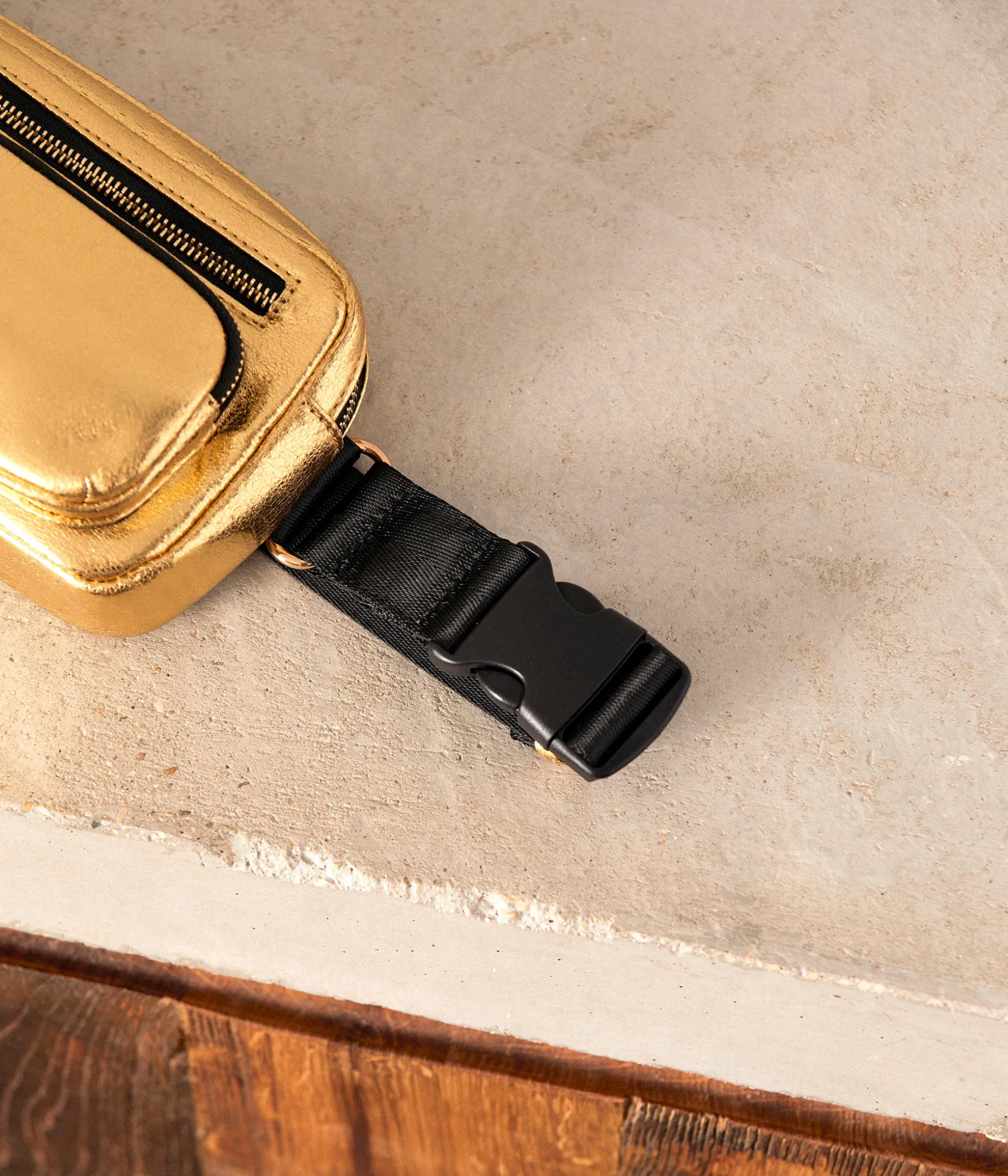 sac_banane_dor_cassy_12.webp Cheap Mellow Yellow Sac banane doré Cassy