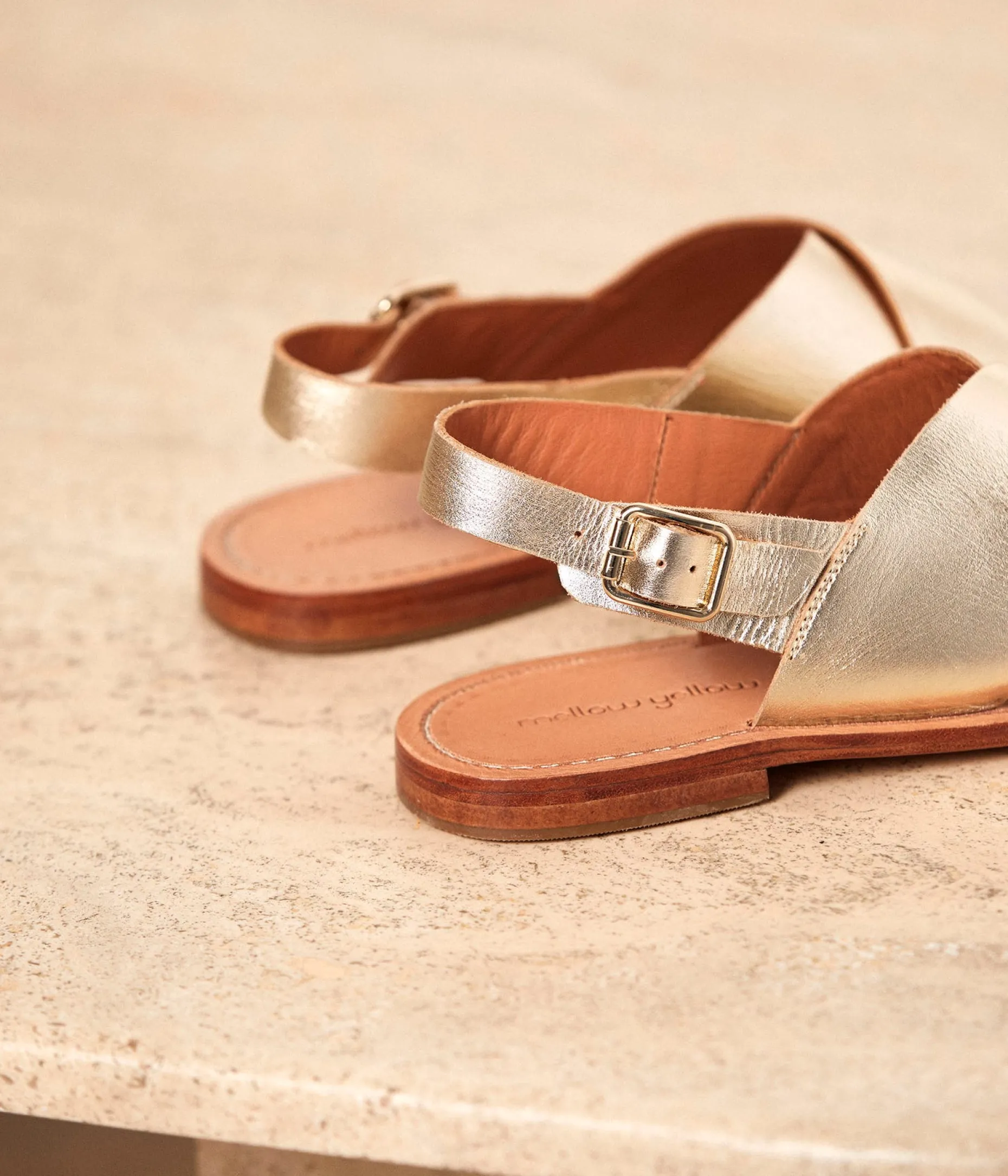 sandales_cuir_dor_amina_5.webp Sale Mellow Yellow Sandales cuir dé Amina OR