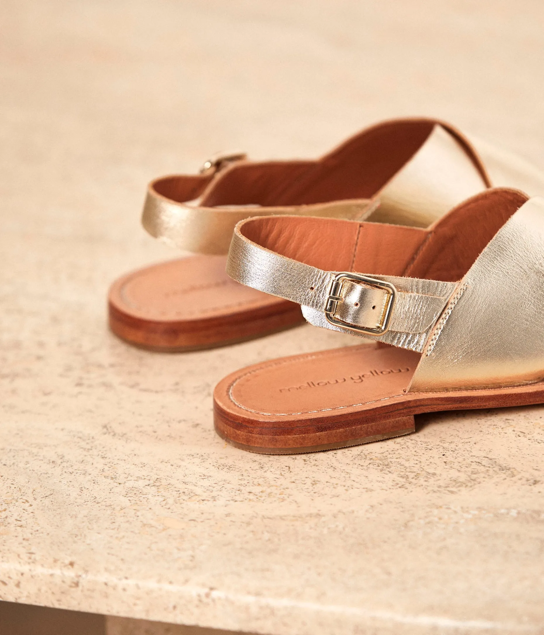 sandales_cuir_dor_amina_6.webp Sale Mellow Yellow Sandales cuir dé Amina OR