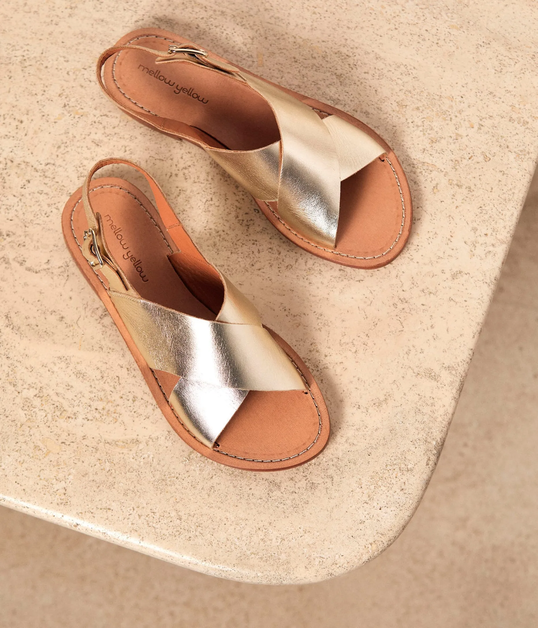 sandales_cuir_dor_amina_8.webp Sale Mellow Yellow Sandales cuir dé Amina OR