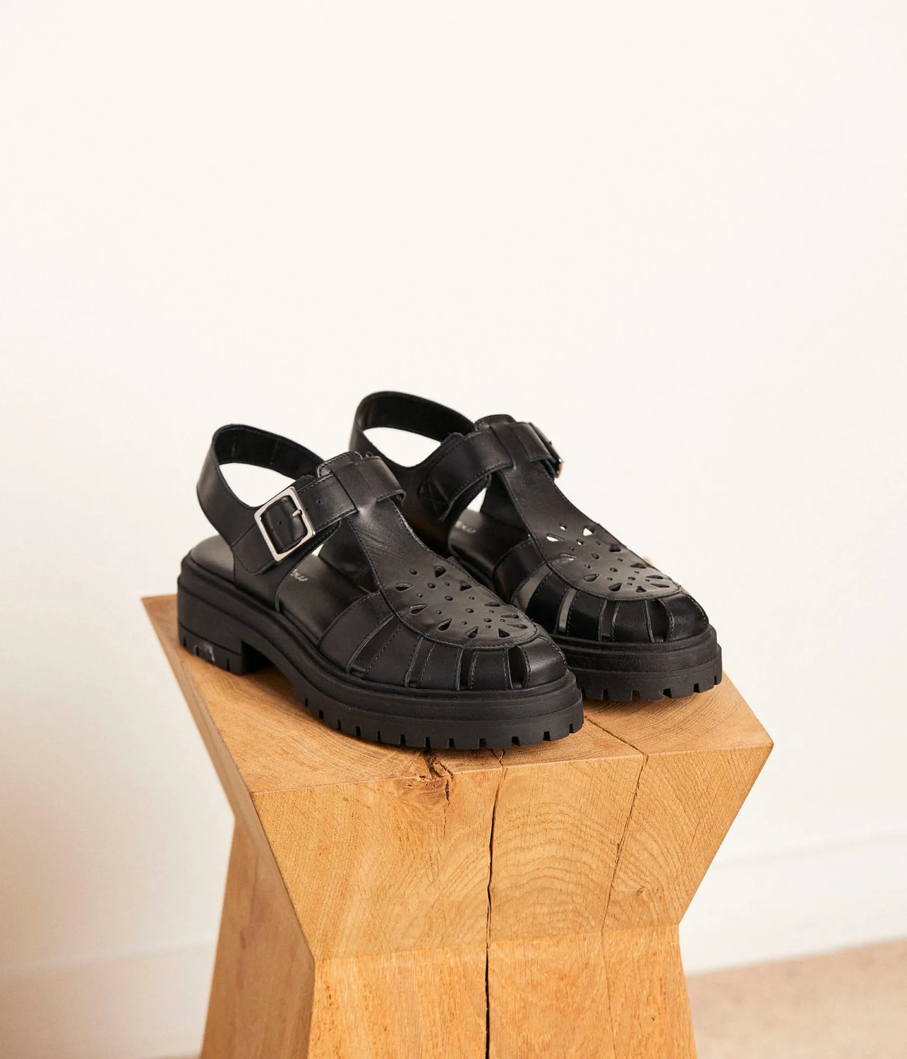 Outlet Mellow Yellow Sandales es crantées Lison NOIR