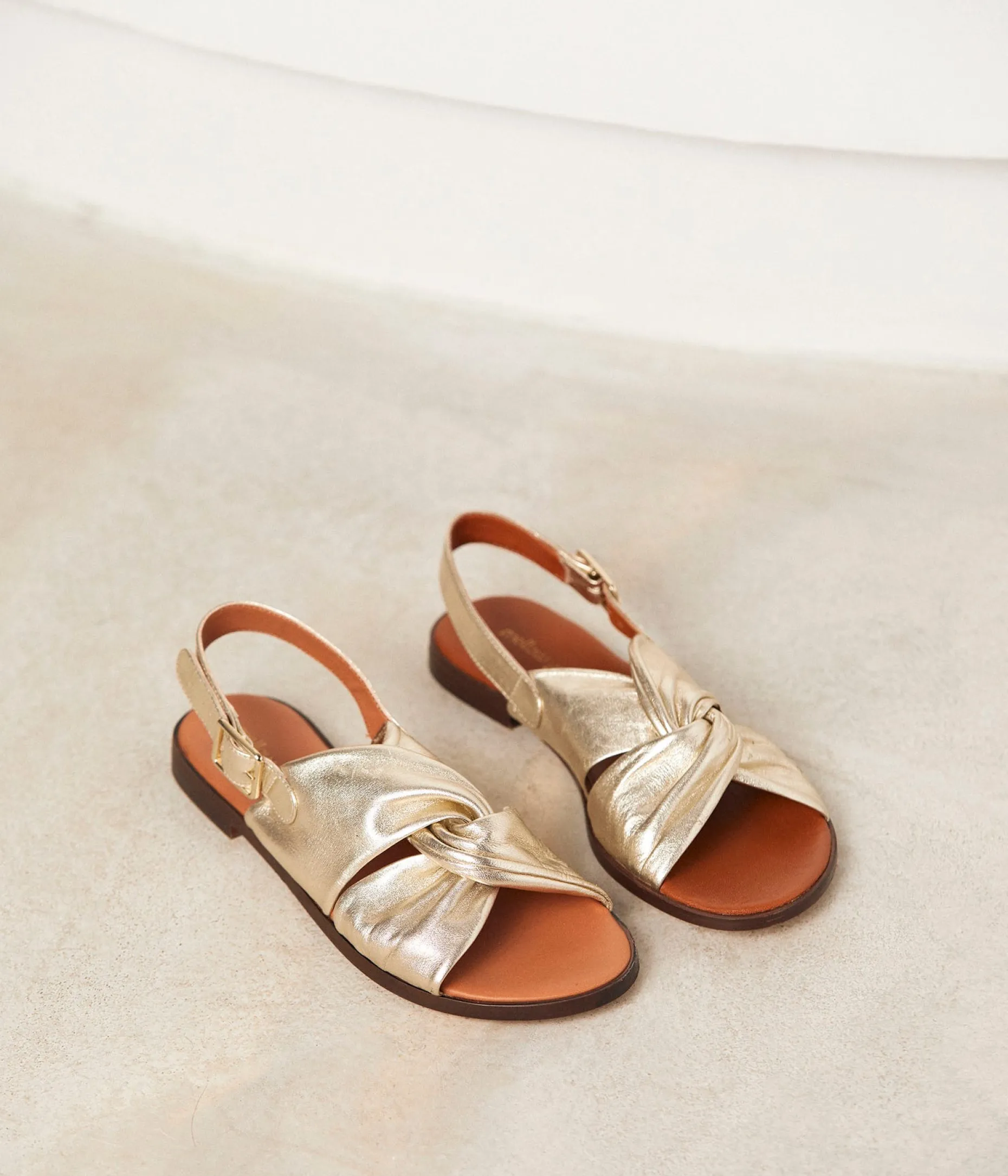 Store Mellow Yellow Sandales plates dées Hazel OR