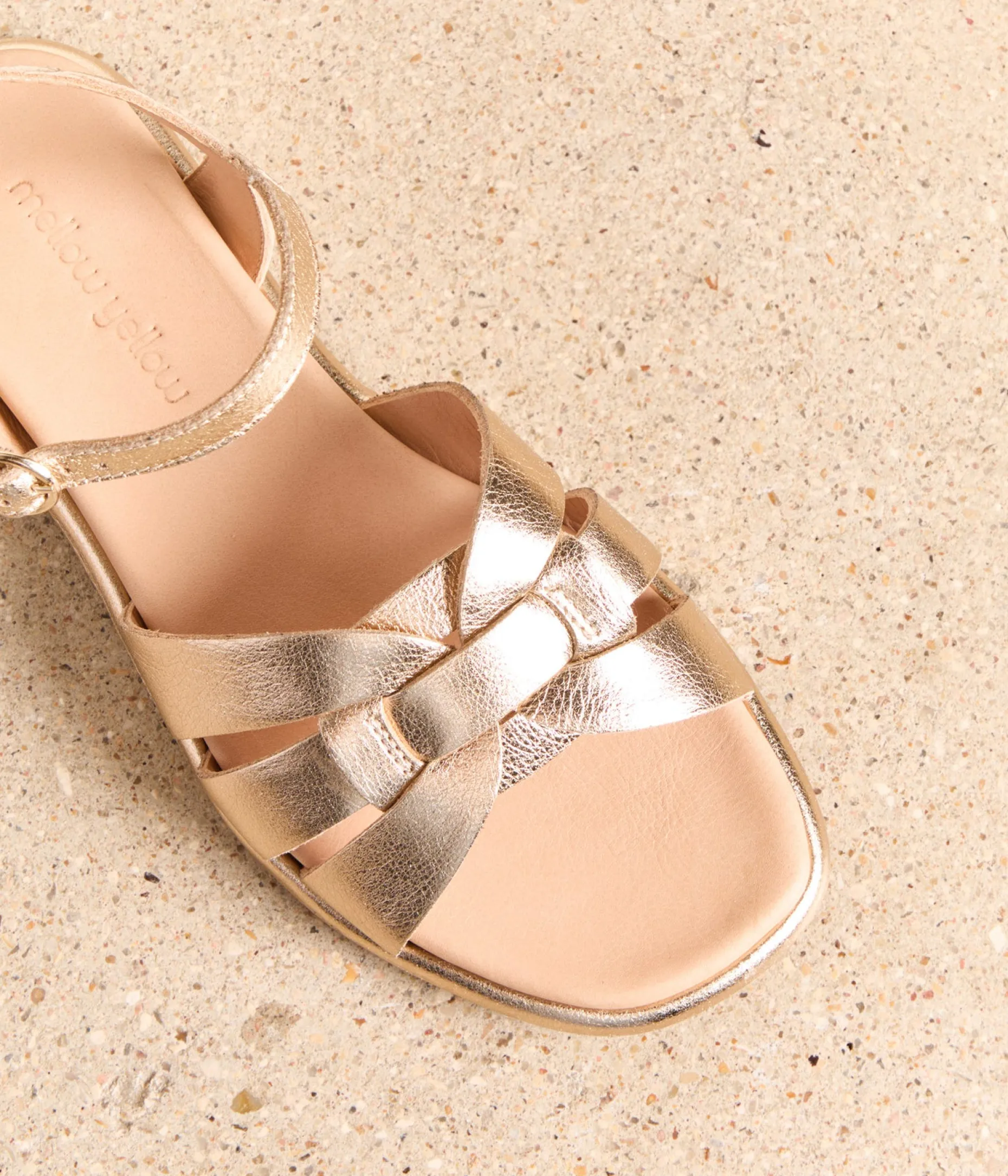 sandales_plates_dores_velina_11.webp Sale Mellow Yellow Sandales plates dées Velina OR