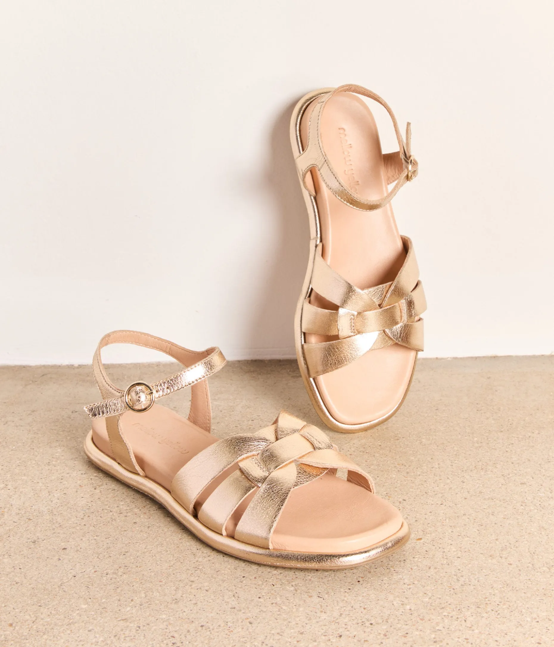 sandales_plates_dores_velina_9.webp Sale Mellow Yellow Sandales plates dées Velina OR