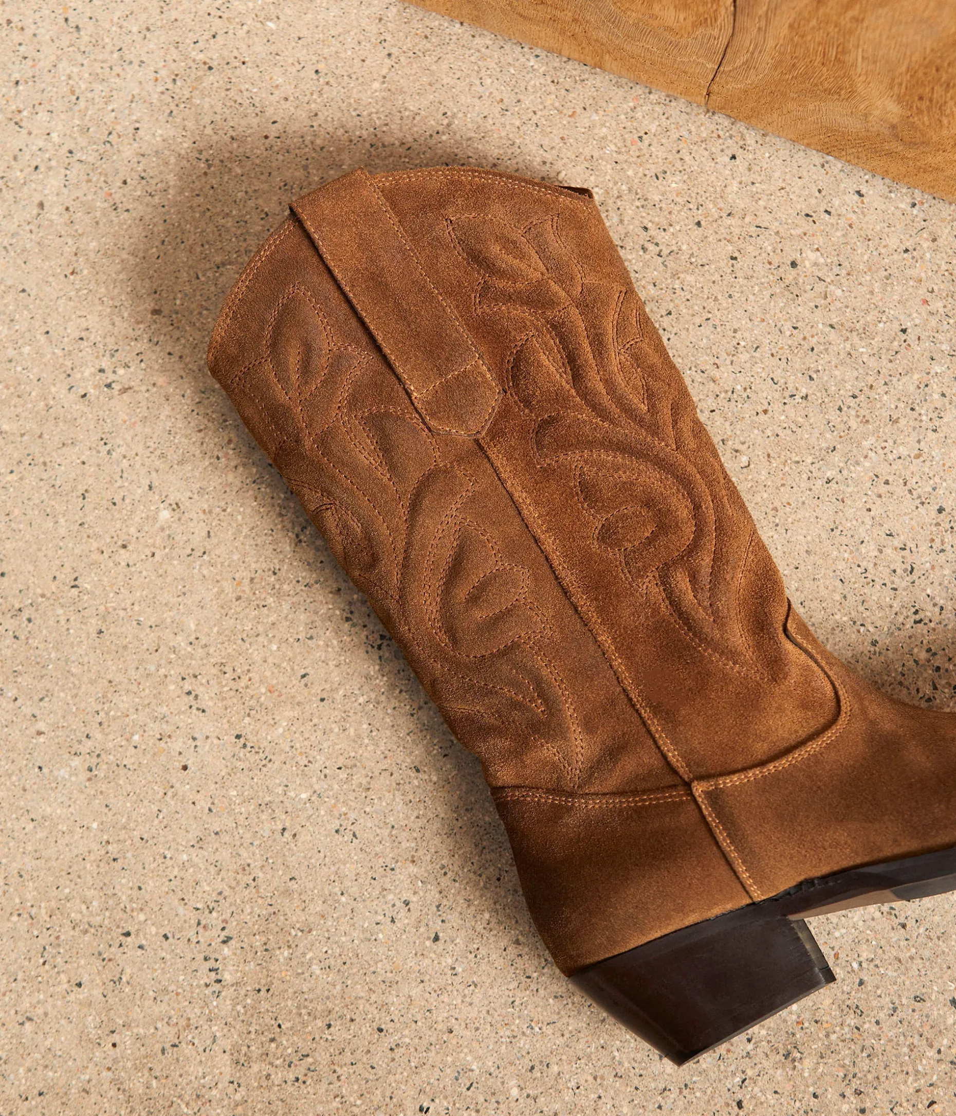 santiags_cuir_velours_zly_12.webp Shop Mellow Yellow Santiags cuir velours Zély MARRON