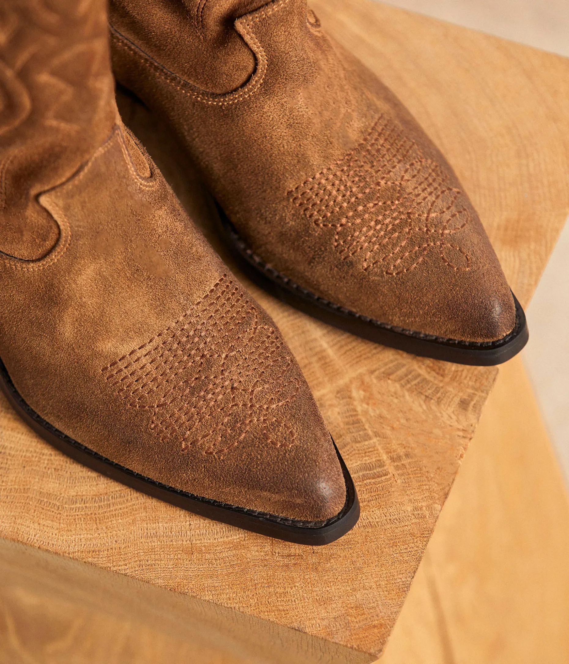 santiags_cuir_velours_zly_6.webp Shop Mellow Yellow Santiags cuir velours Zély MARRON