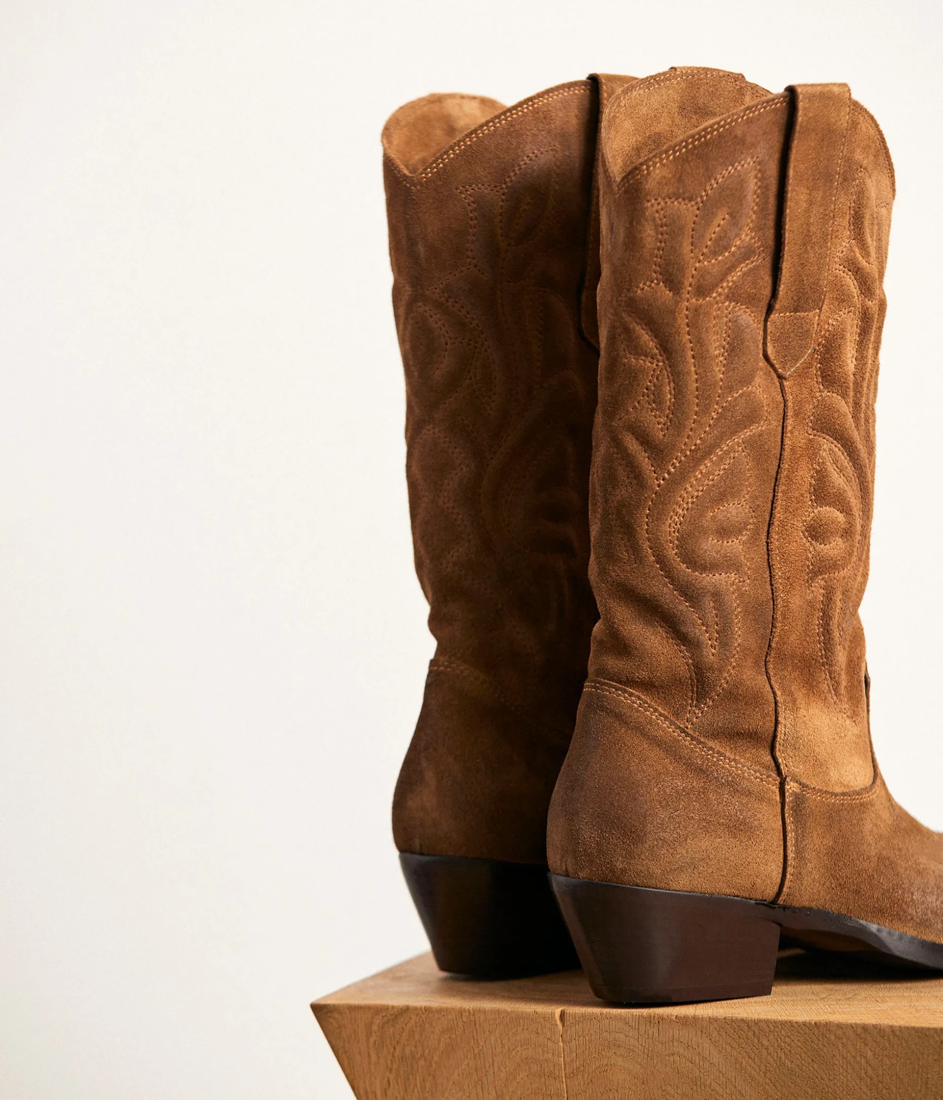 santiags_cuir_velours_zly_9.webp Shop Mellow Yellow Santiags cuir velours Zély MARRON