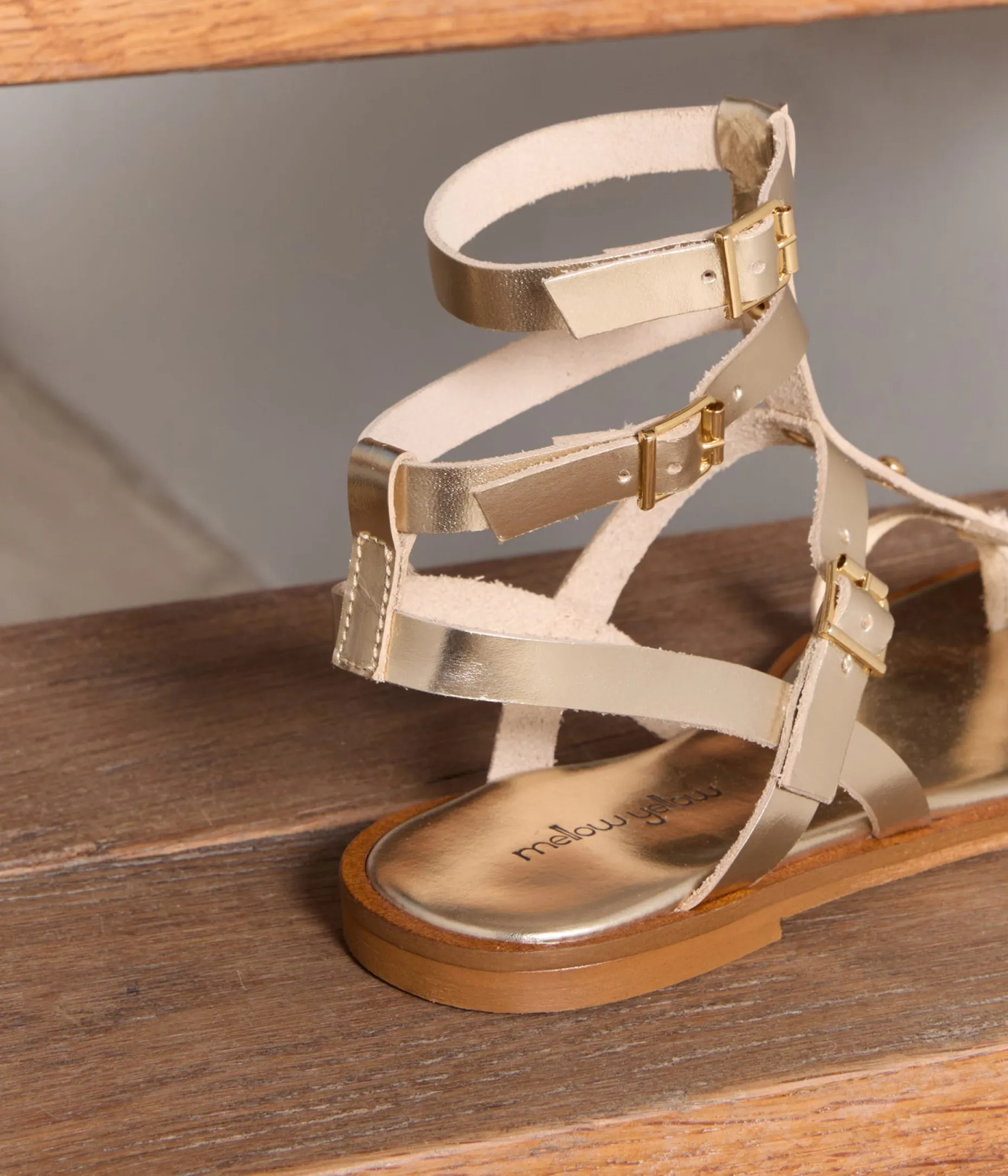 spartiates_cuir_platine_rita_5.webp Outlet Mellow Yellow Spartiates cuir platine Rita OR